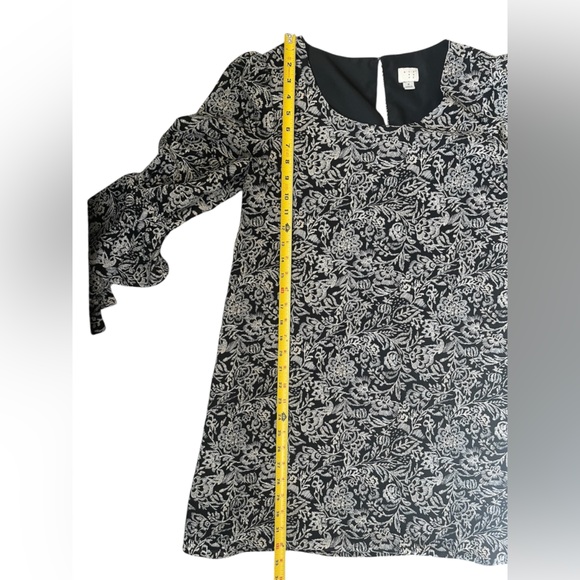 A New Day Women’s Printed Bell Sleeve Shift Dress Black Small - Picture 6 of 7